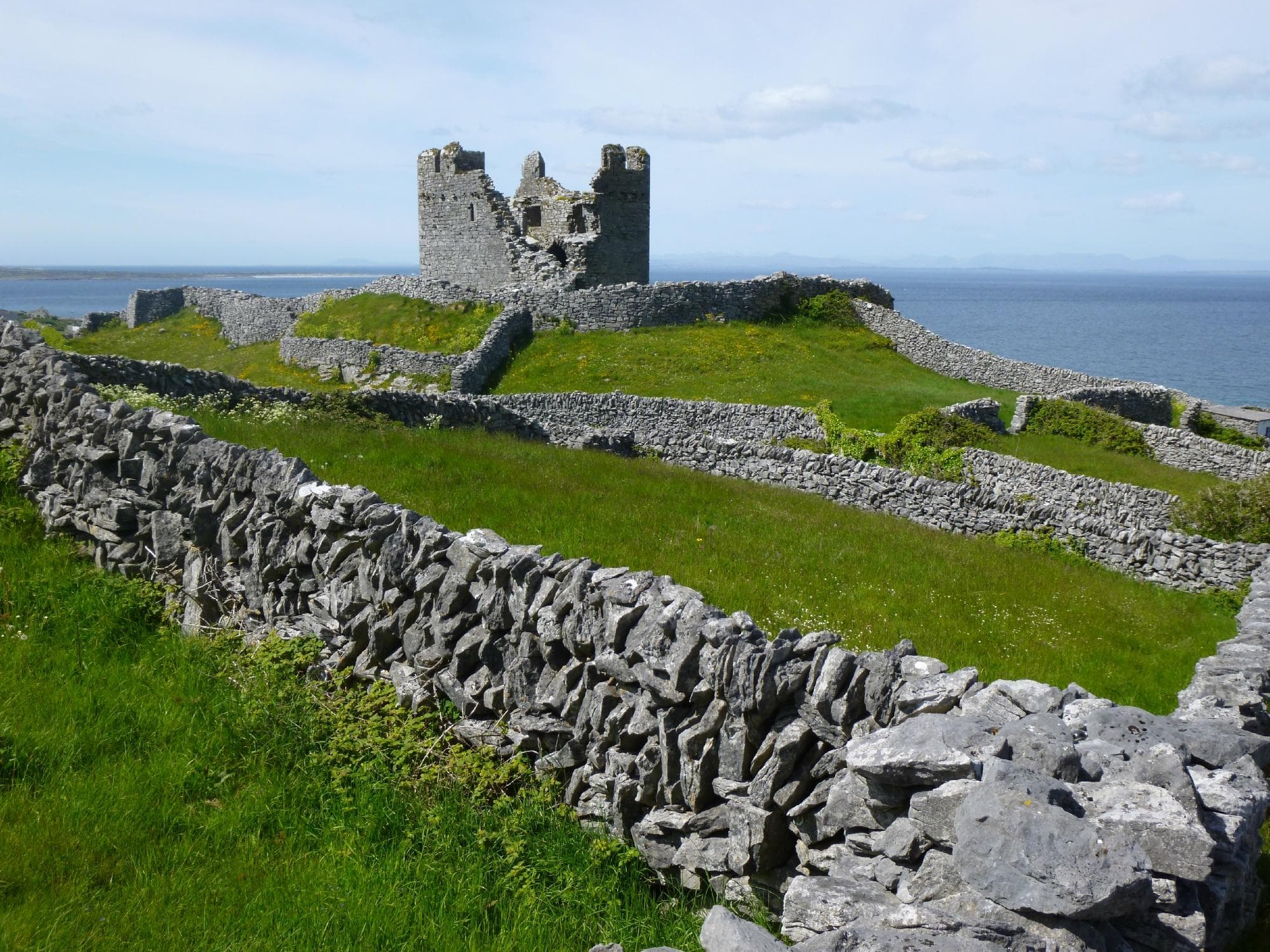 O'Brien's Castle, Inisheer with some good dry walling