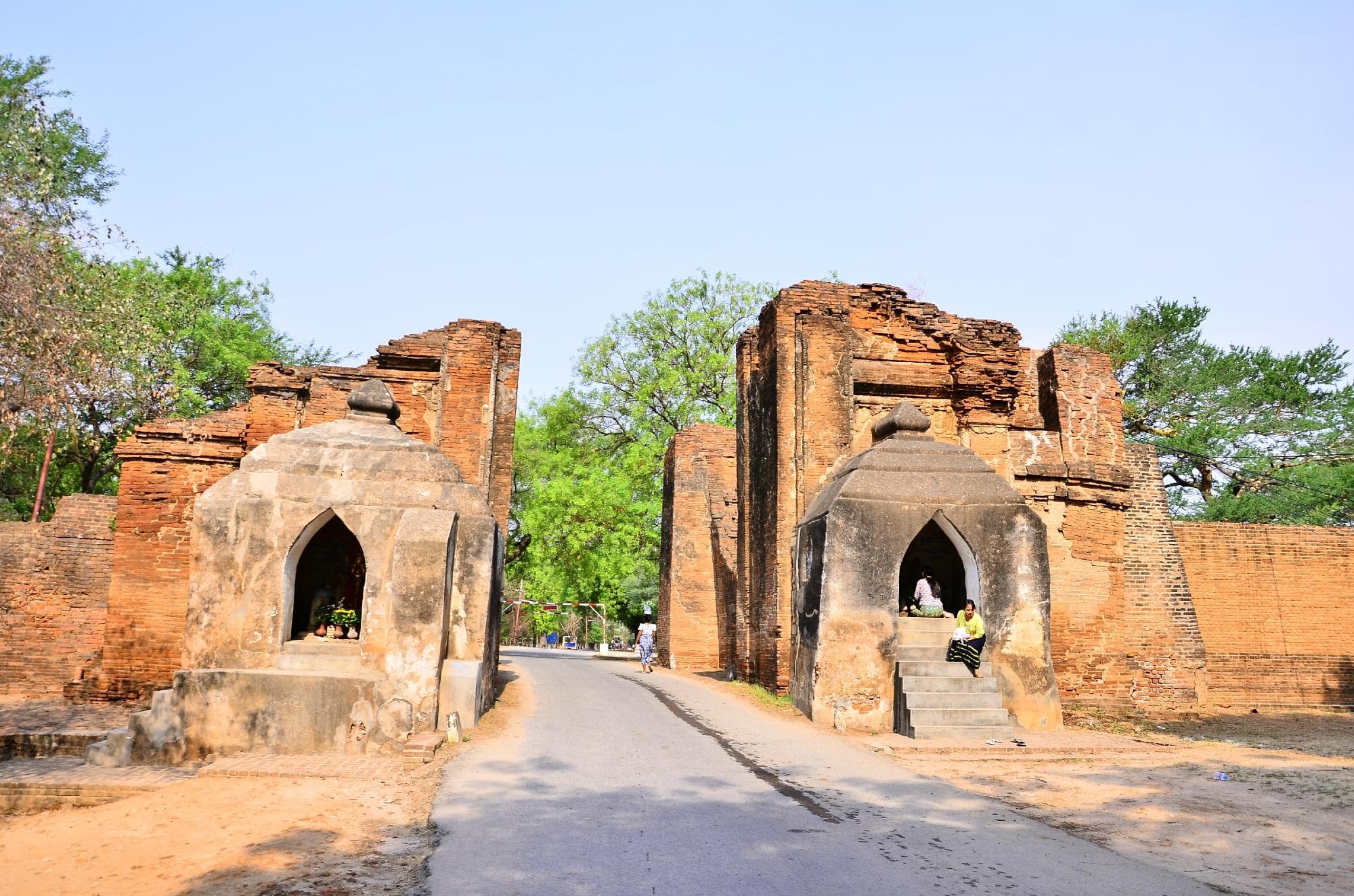 Tharabar Gate