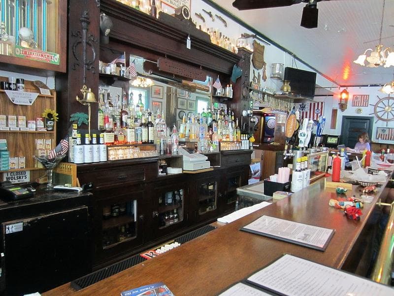 Bar and backbar