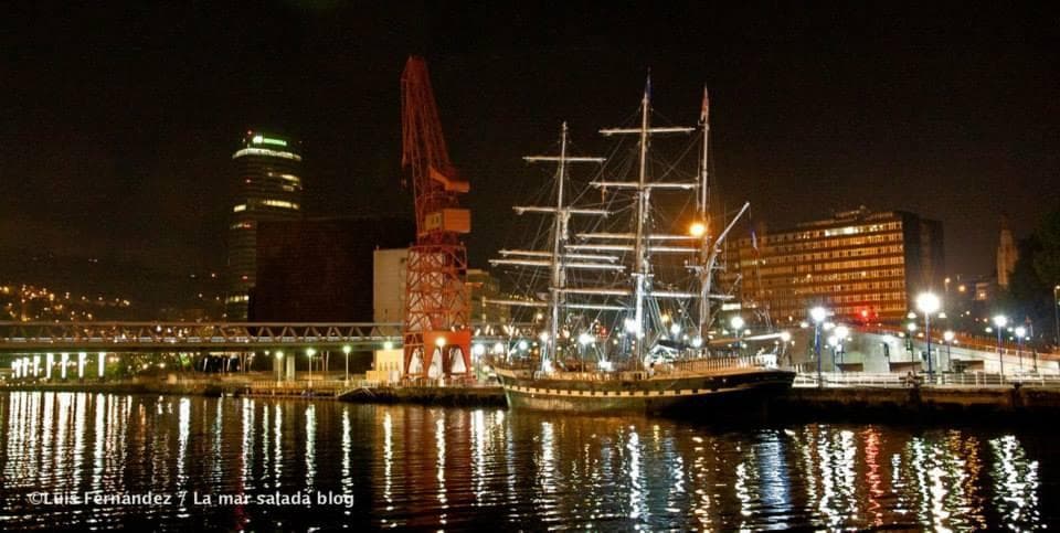 El Museo Marítimo es además un pantalán en el centro de Bilbao.