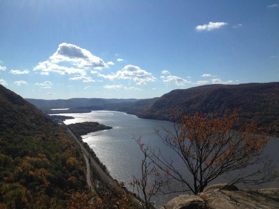 Southern view of the Hudson River from Breakneck Ridge