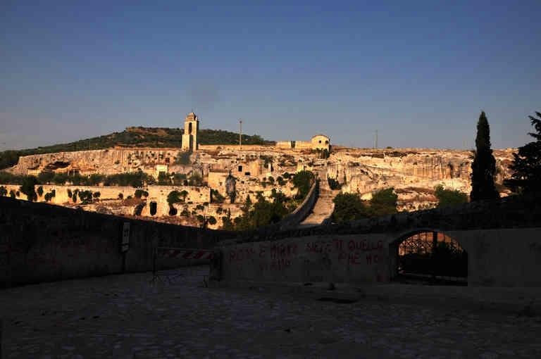 Madonna della Stella attraverso il Ponte acquedotto- Panoramica