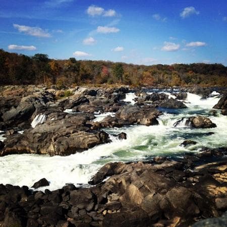 Gorgeous fall colors at Great Falls Overlook