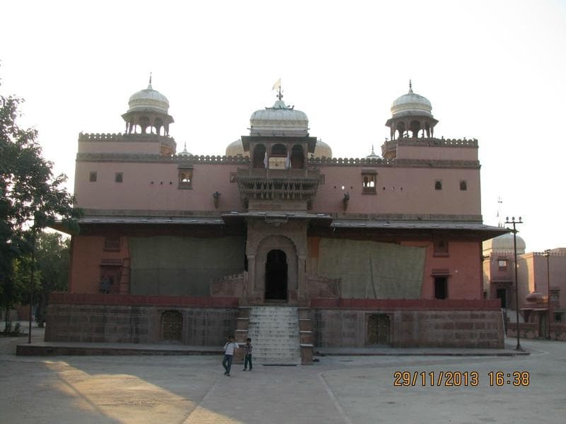 Shiv Bari Temple (Laaleshwar Mahadev)