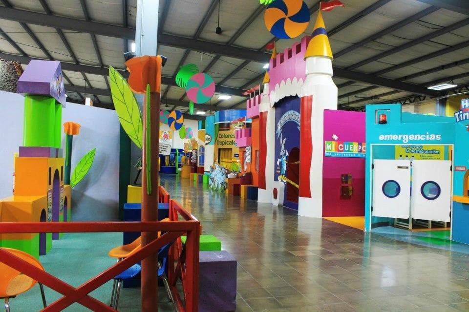 Una pequeña parte de la sala de exhibiciones de Tin Marín