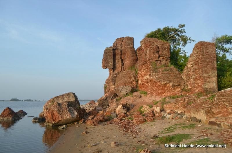 Hathab Beach and Fort Ruins