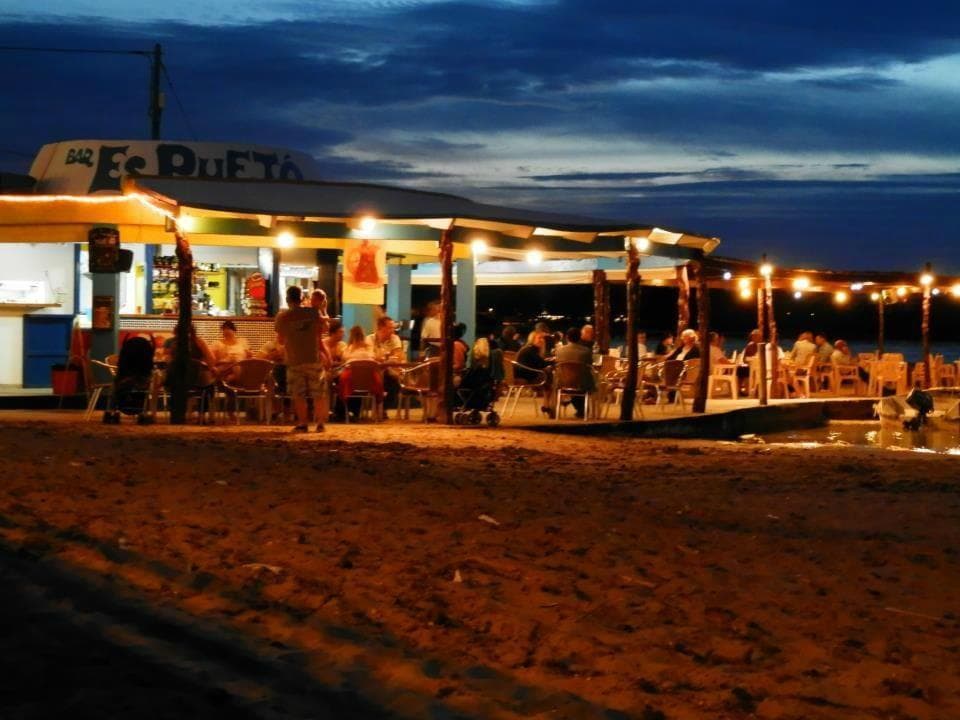 Es Puetó noche