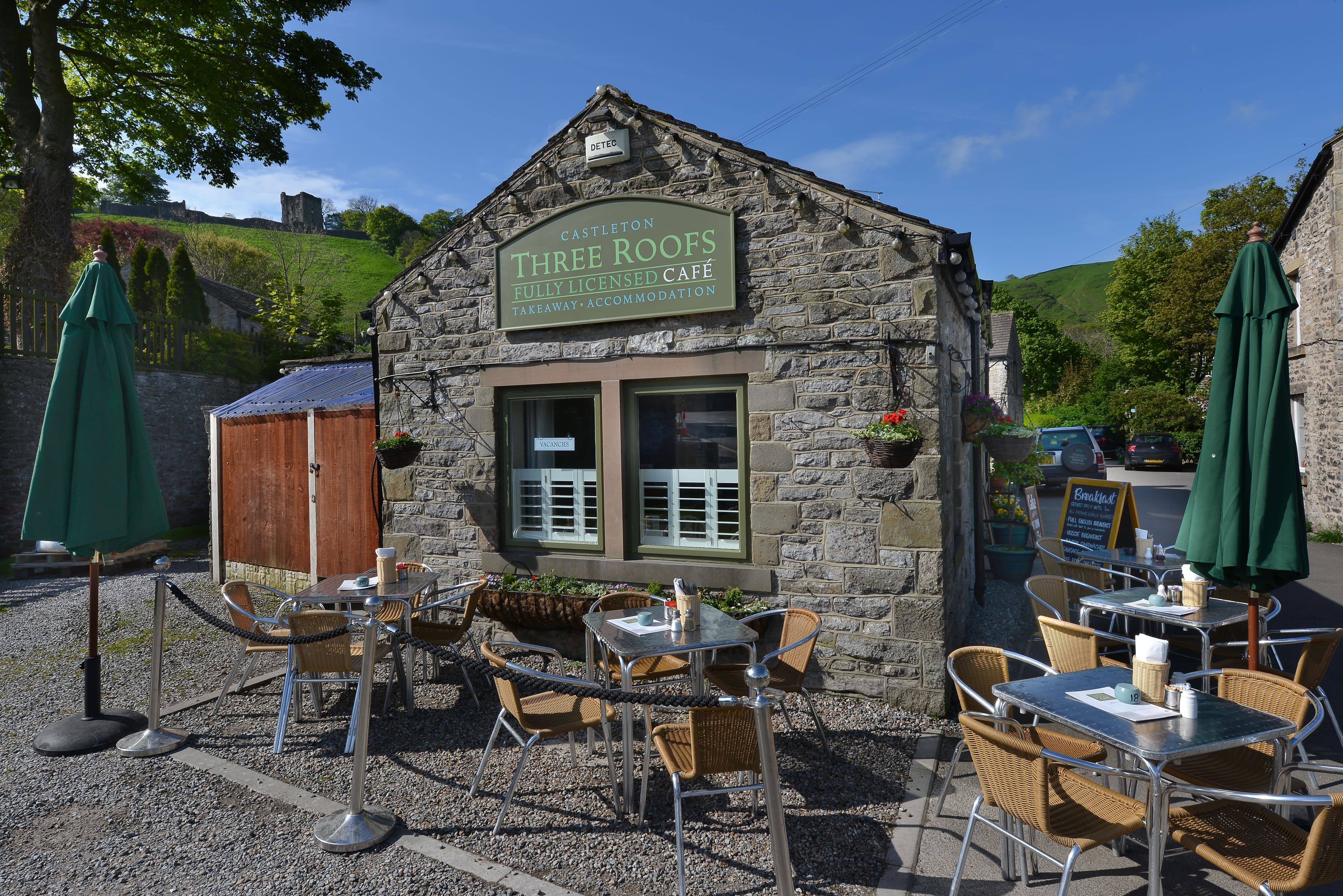 outside dining available