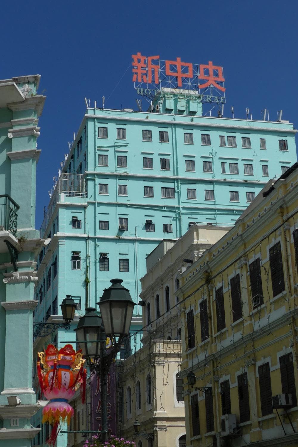 Hotel Central on Avenida de Almeida Ribeiro