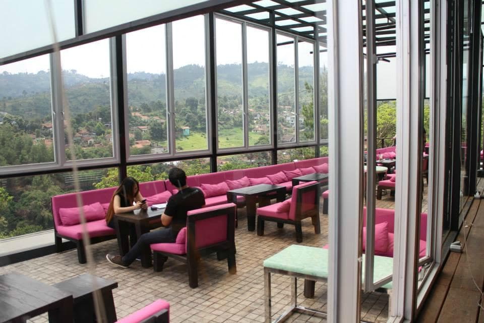 Pink lounge