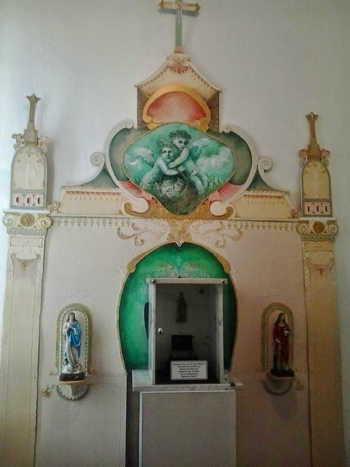 Replica me madeira da Capela de Sta Barbara