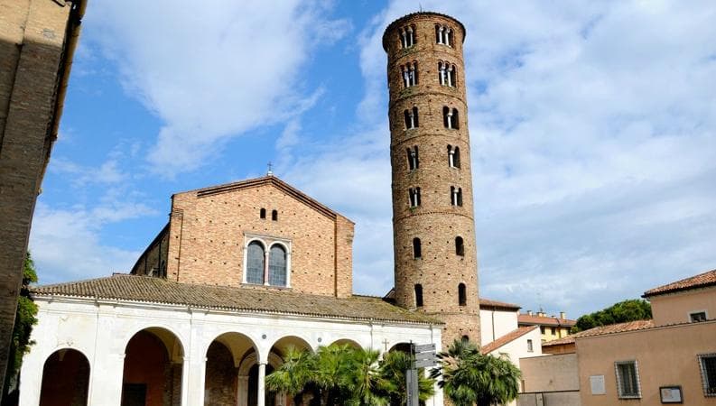 Basilica di Sant'Apollinare Nuovo, esterno