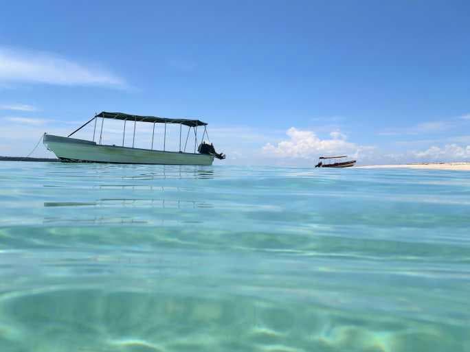 Zapatilla Cay Tour