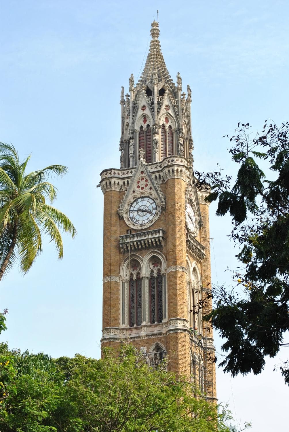 The Colaba Causeway..