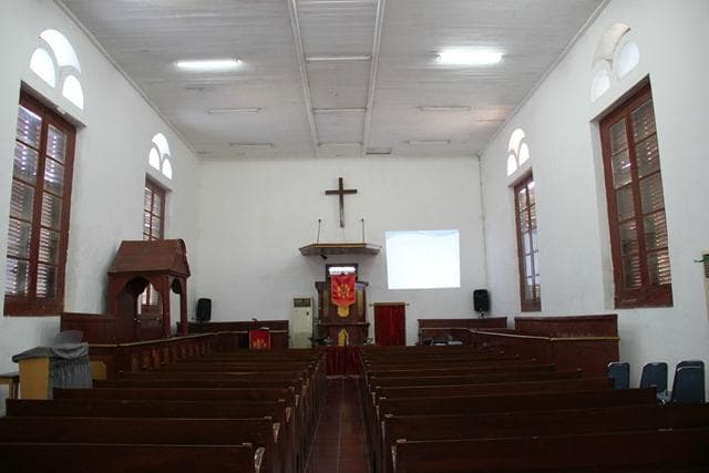 Interior Gereja Tugu