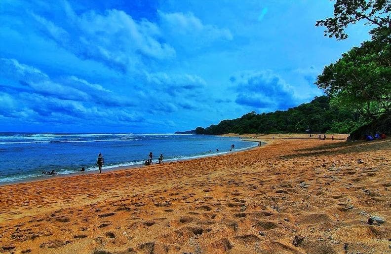 afternoon at Ngliyep beach