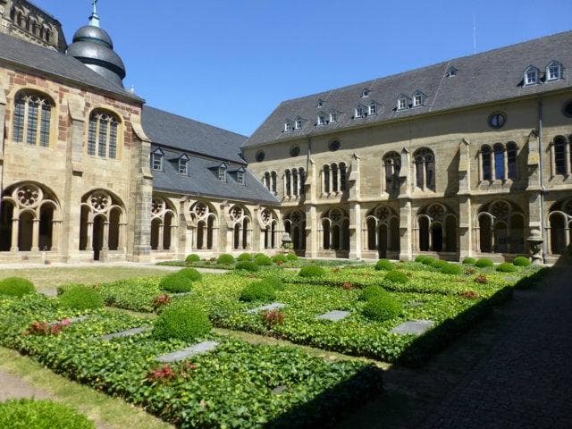 Garten beim Kreuzgang