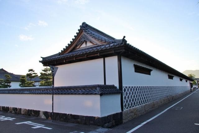 景観にマッチした土塀