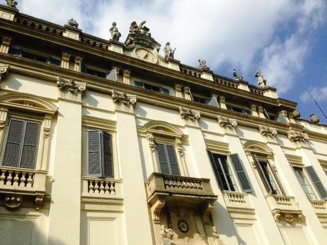 Milano, Palazzo Sormani-Andreani: facciata secondaria