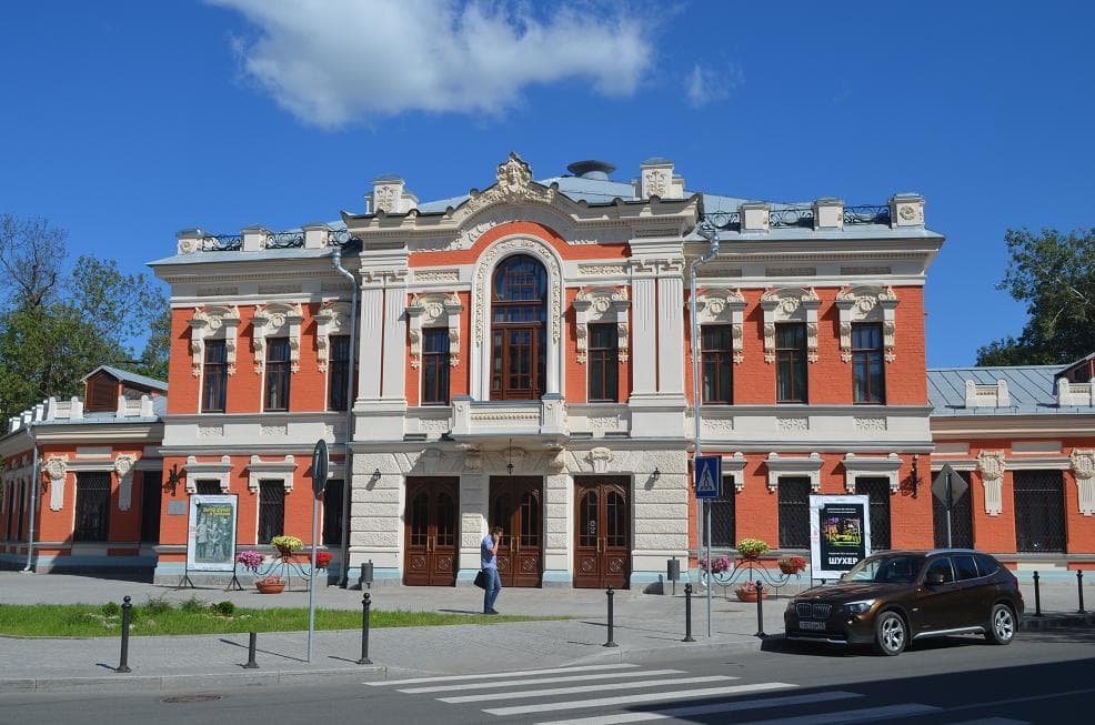 Фасад театра
