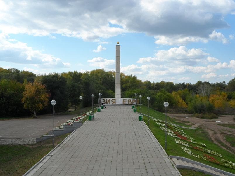 Стела "Европа-Азия"