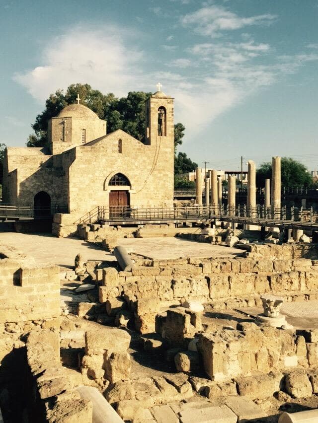Agia Kyriaki Chrysopolitissa & St Paul's Pillar