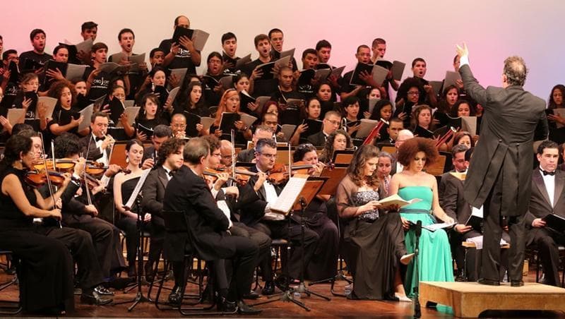Orquestra e Coro de São José dos Campos no Teatro Municipal