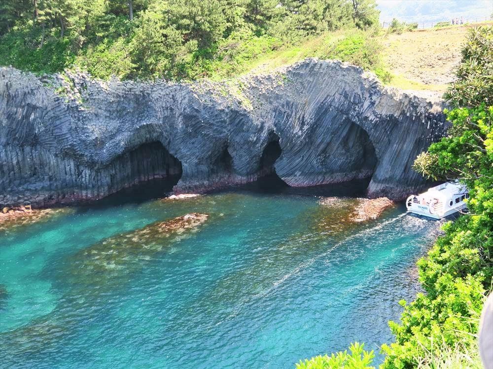 a ship into a cave