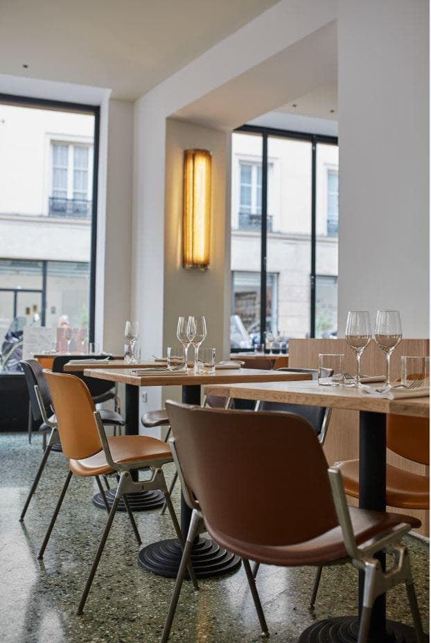 Salle du restaurant c Mickaël A. Bandassak