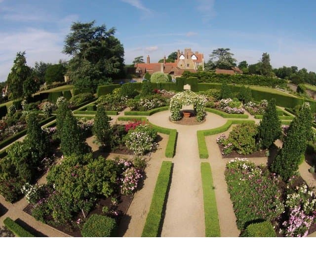 Loseley Gardens (photo Bob Saunders)