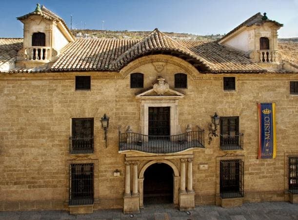 Palacio Abacial - Museo Arqueológico