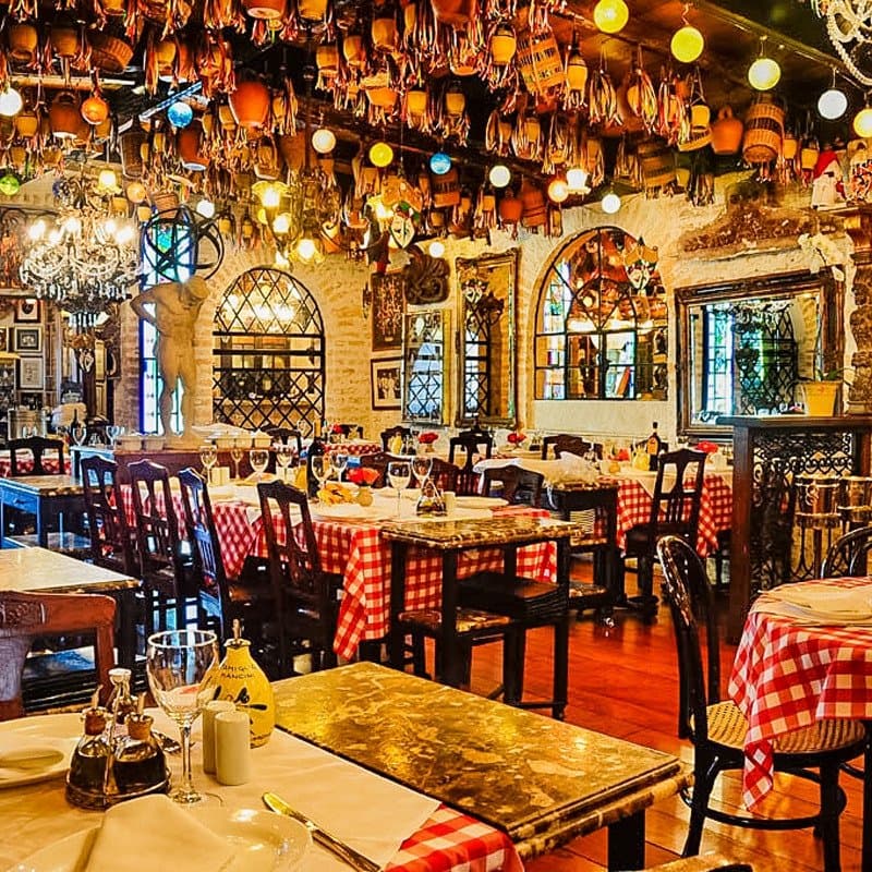 Restaurante Famiglia Mancini, restaurante italiano aconchegante e com deliciosas massas.