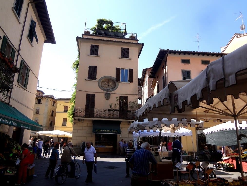 Piazza della Sala Market