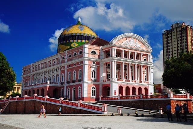 Vista externa do teatro amazonas