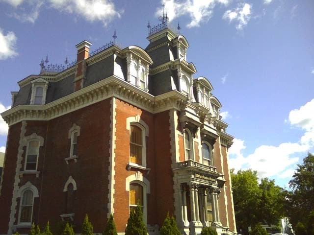 Rain and snow ruined the third floor in 1941, replaced in 2002.