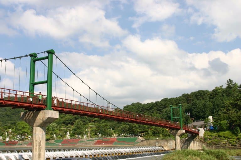 뿌리공원 진입로 다리(측면)