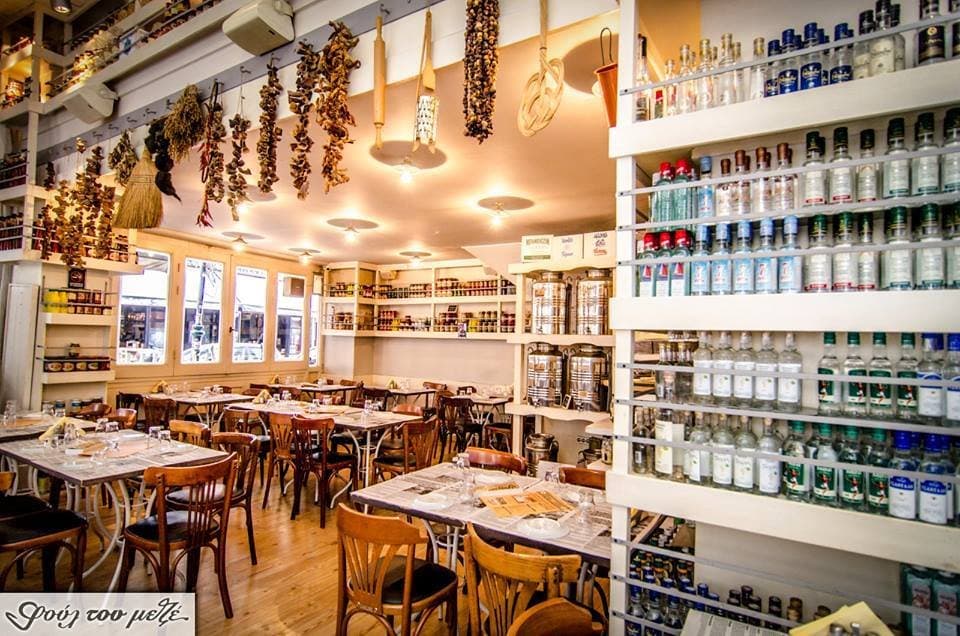 Κάθε μεσημέρι, στο Φούλ του μεζέ μπορεί να συναντήσεις ανθρώπους απ' όλα τα μέρη της γης!  Σίγου