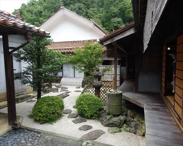 お庭も素晴らしいです。