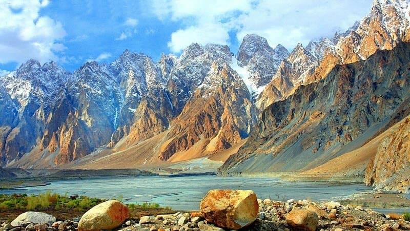 Passu Valley - Hunza Valley (GB): Check out youtube link for mesmerizing sceneries.