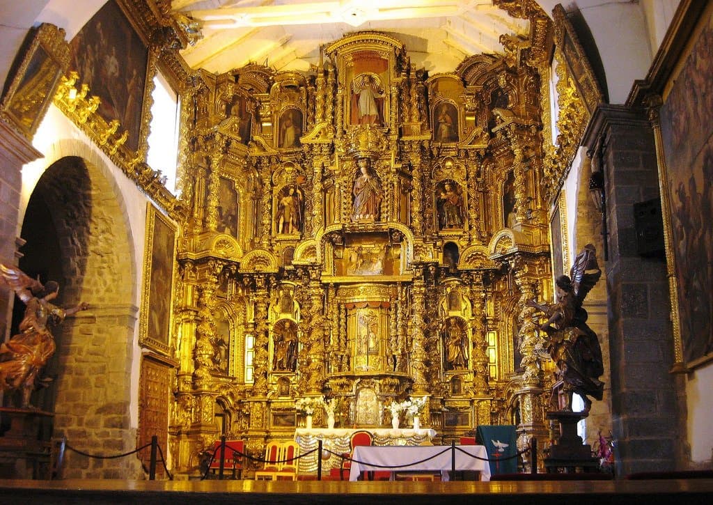 Parte interna da igreja