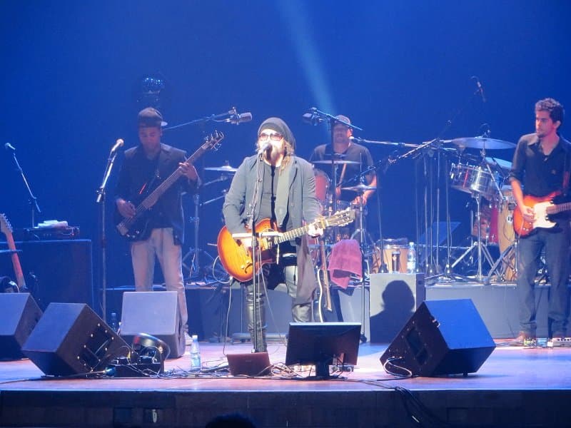 Carlos Varela in Concert with Chambao