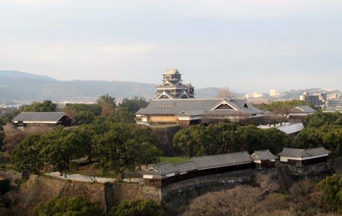 熊本市役所から見た熊本城