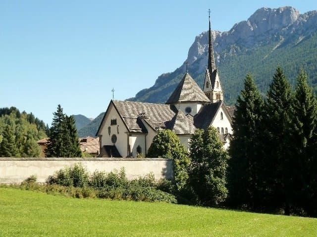 Vista complessiva della chiesa