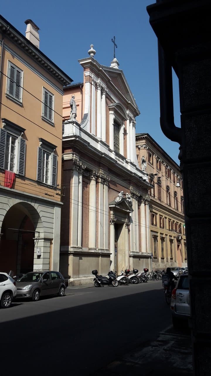 Scorci e particolari di Corso Canalgrande