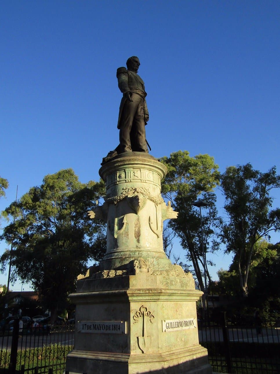 Plaza Almirante Brown