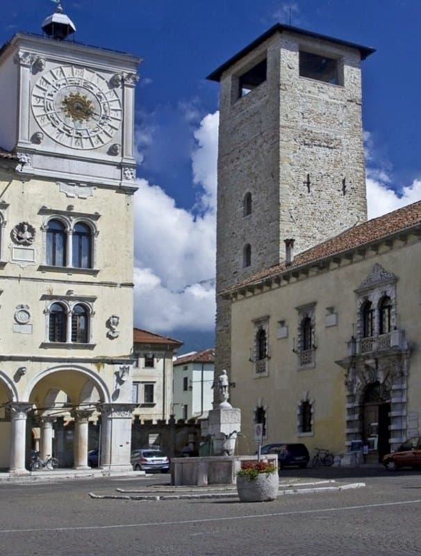 La fontana in Piazza del Duomo