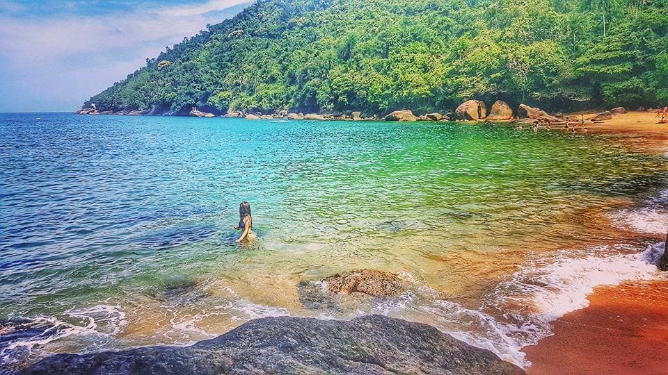 o contraste das cores do mar é lindissimo