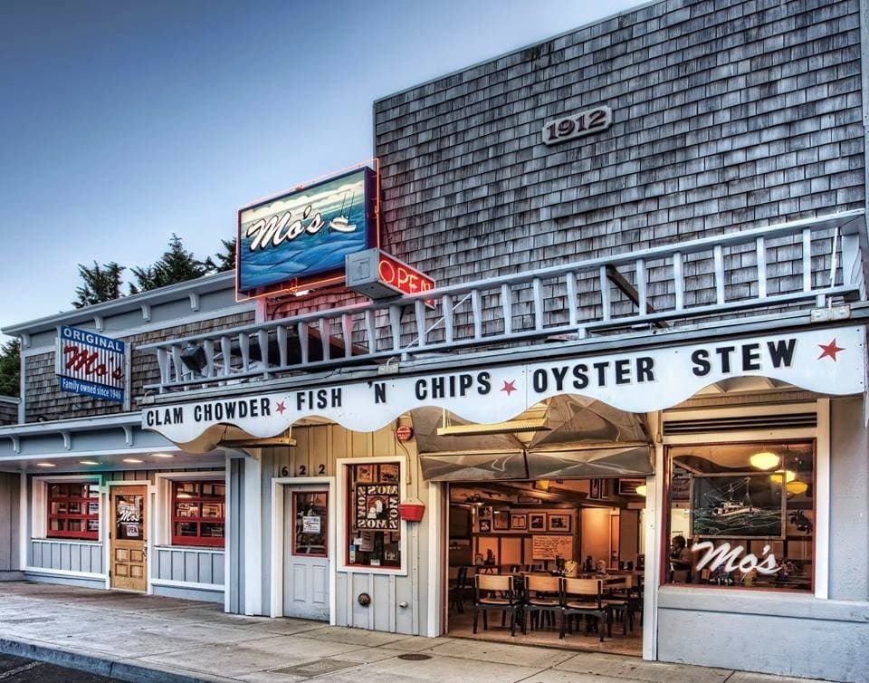 Original Mo's Restaurant In Newport Oregon