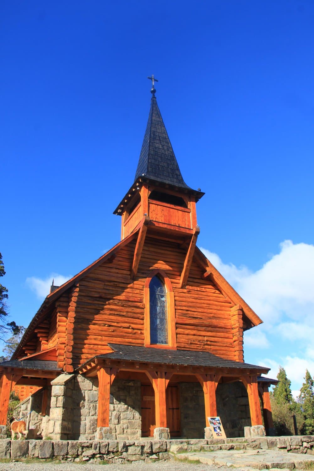 Pequena Capela situada no alto.