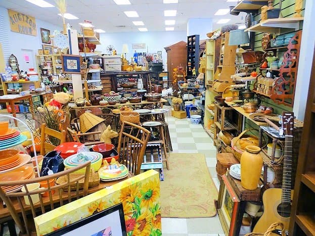 big shanty antiques & auction building